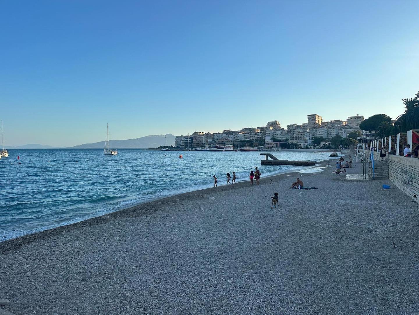 Seafront Apartment Sarandë Exteriör bild