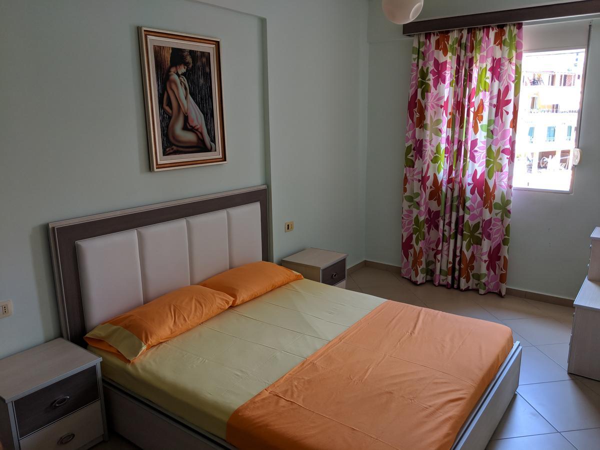 Seafront Apartment Sarandë Exteriör bild