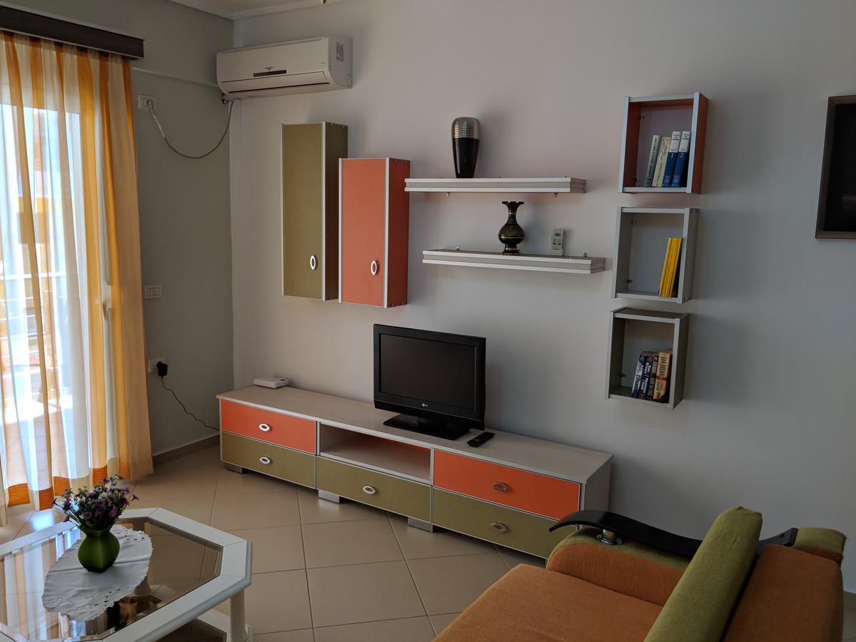 Seafront Apartment Sarandë Exteriör bild