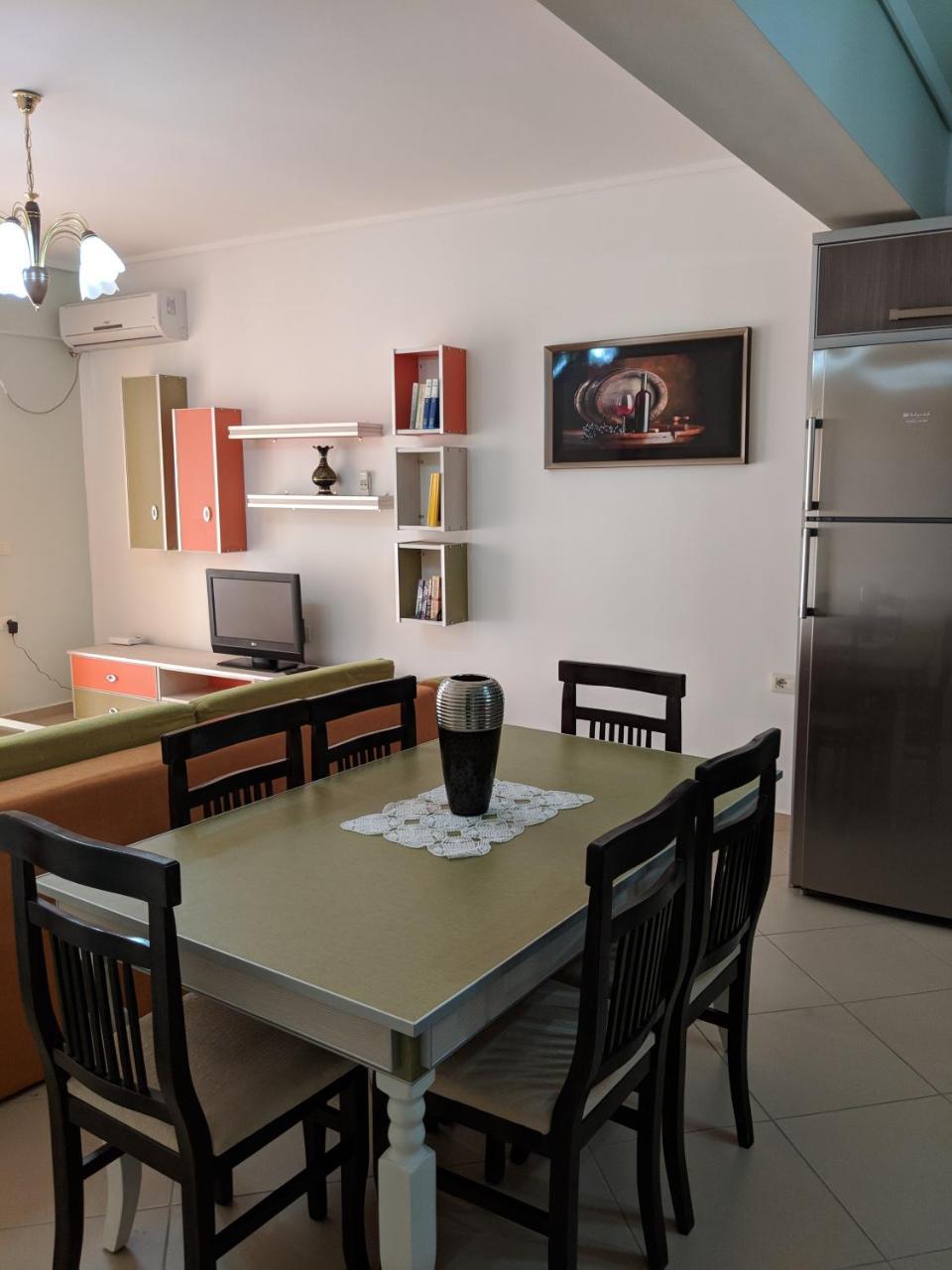 Seafront Apartment Sarandë Exteriör bild