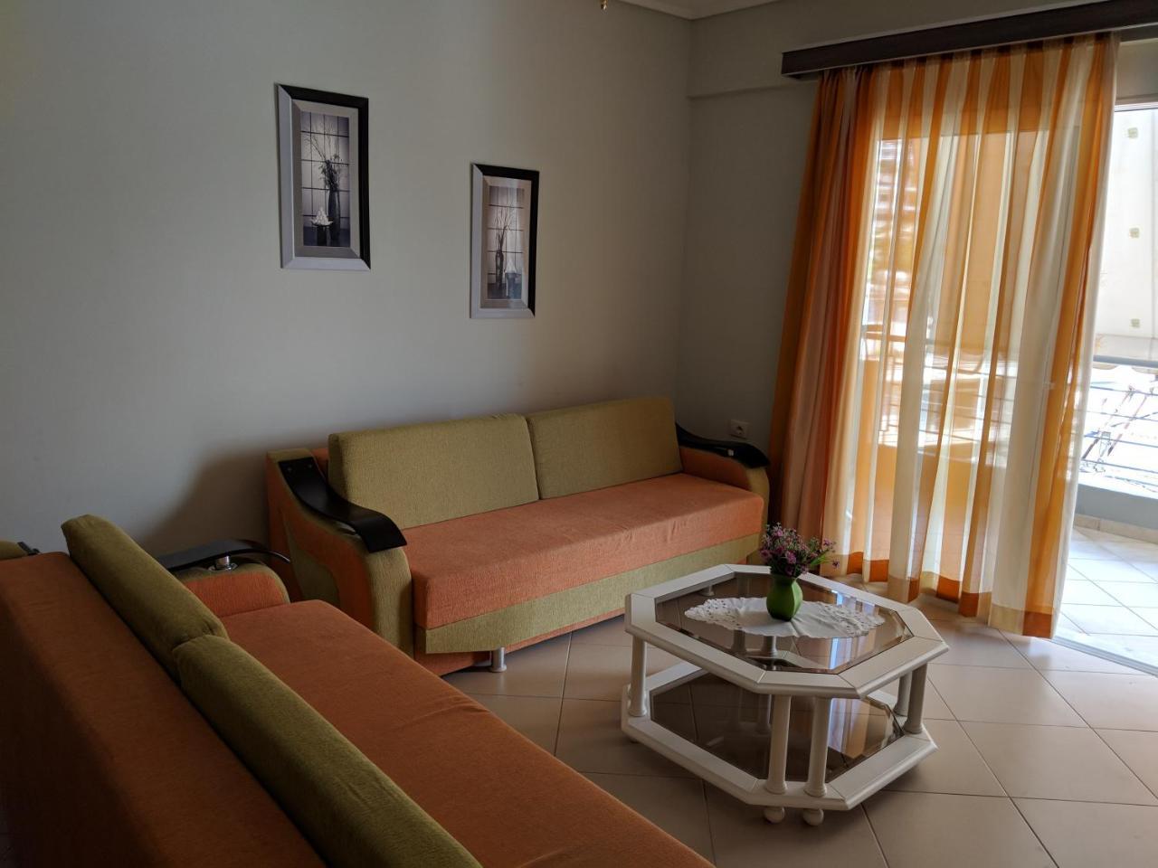 Seafront Apartment Sarandë Exteriör bild
